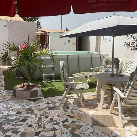 Bed and Breakfast The Compound Bijilo Exterior foto