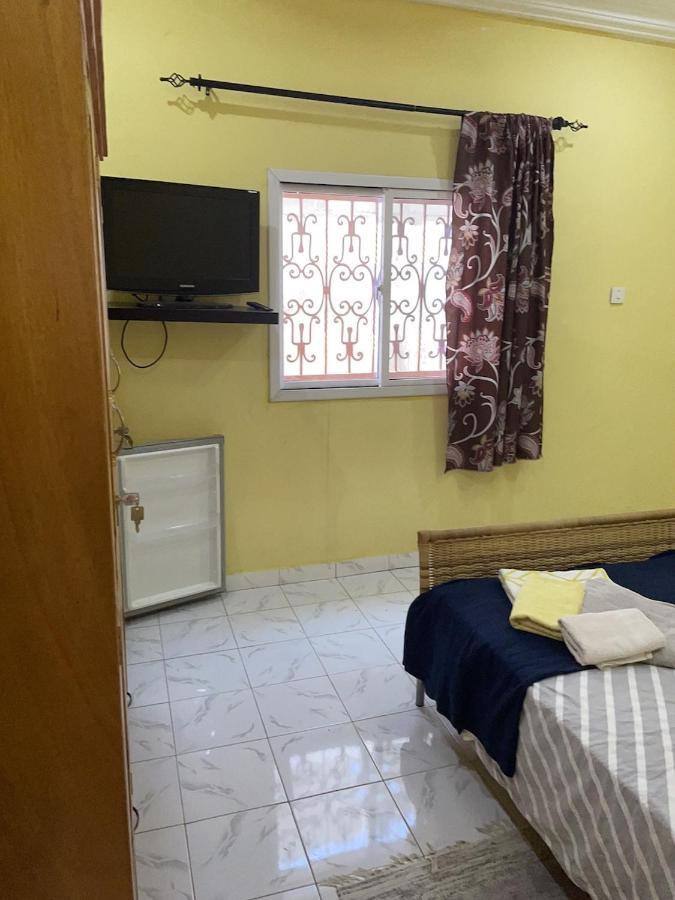 Bed and Breakfast The Compound Bijilo Exterior foto
